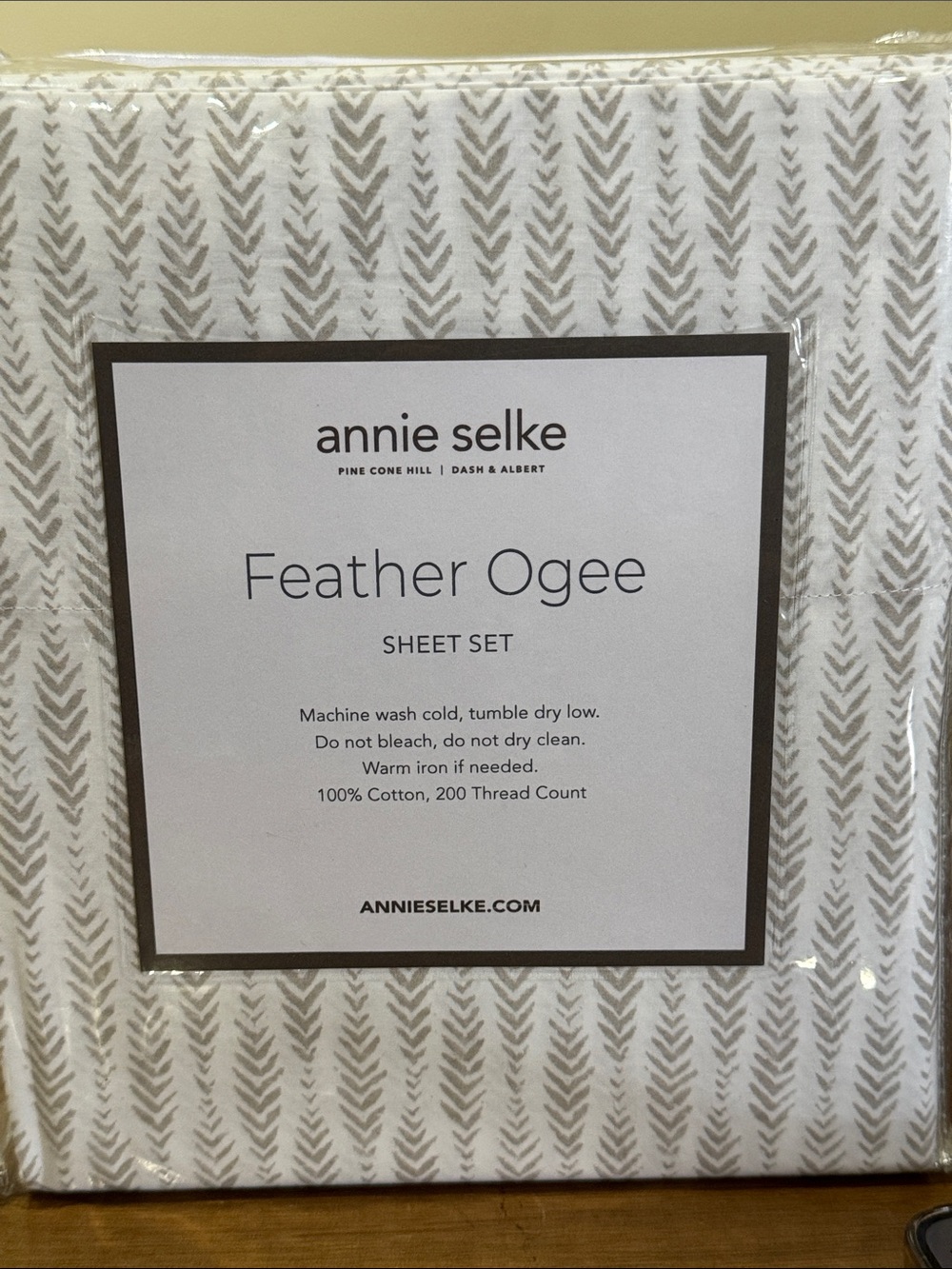 Annie Selke Feather Ogee Sheet Set — Cream and Light Gray